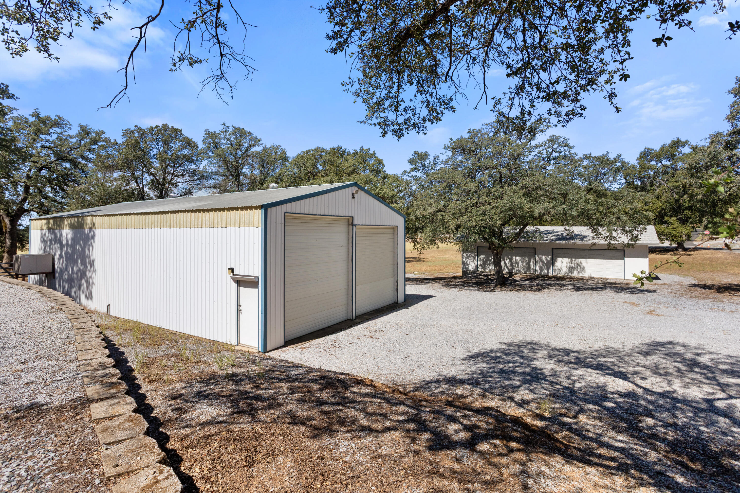 19331 Flintstone Road Redding, CA 96003 - Photo 4 of 18 Exterior11