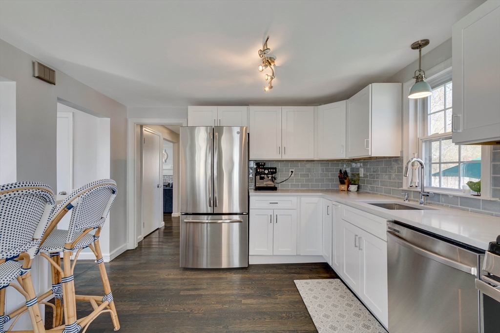 73 Roberts Road Medford, MA 02155 - Photo 7 of 30 Gallery Image 7