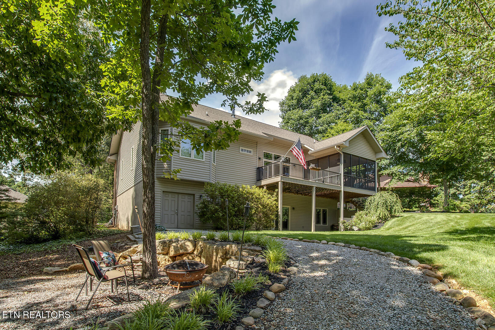 118 Daleyuhski Way Loudon, TN 37774 - Photo 51 of 60 51_118 Daleyuhski Trace_BackRight