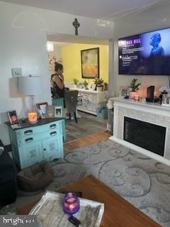 7823 Jamesford Road Dundalk, MD 21222 - Photo 5 of 24 Living Room