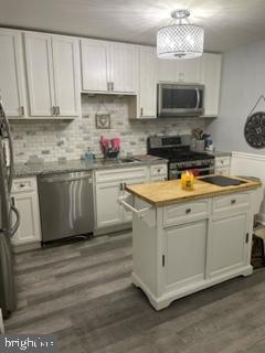 7823 Jamesford Road Dundalk, MD 21222 - Photo 6 of 24 Kitchen