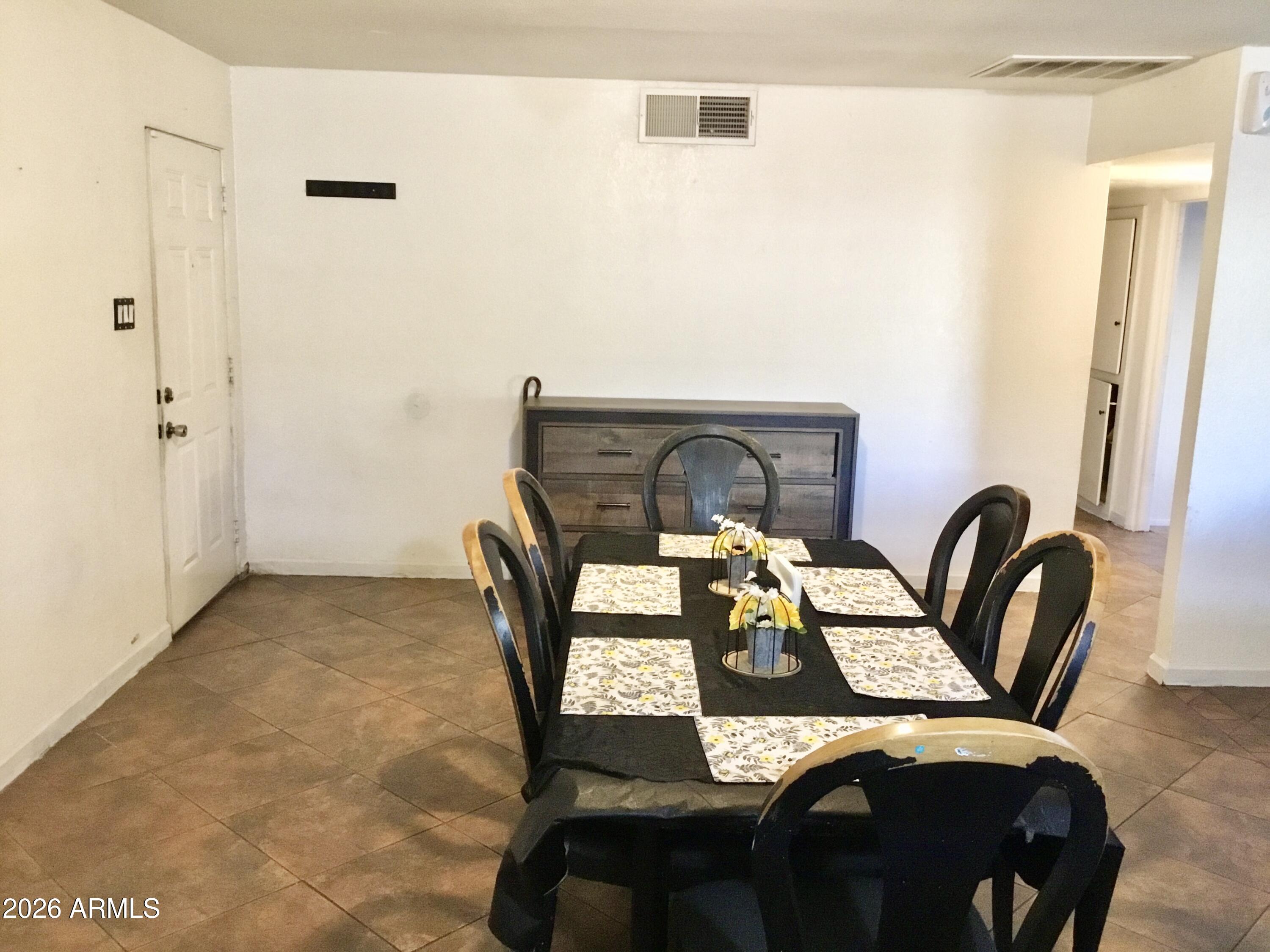 5439 West Osborn Road Phoenix, AZ 85031 - Photo 5 of 27 Dining