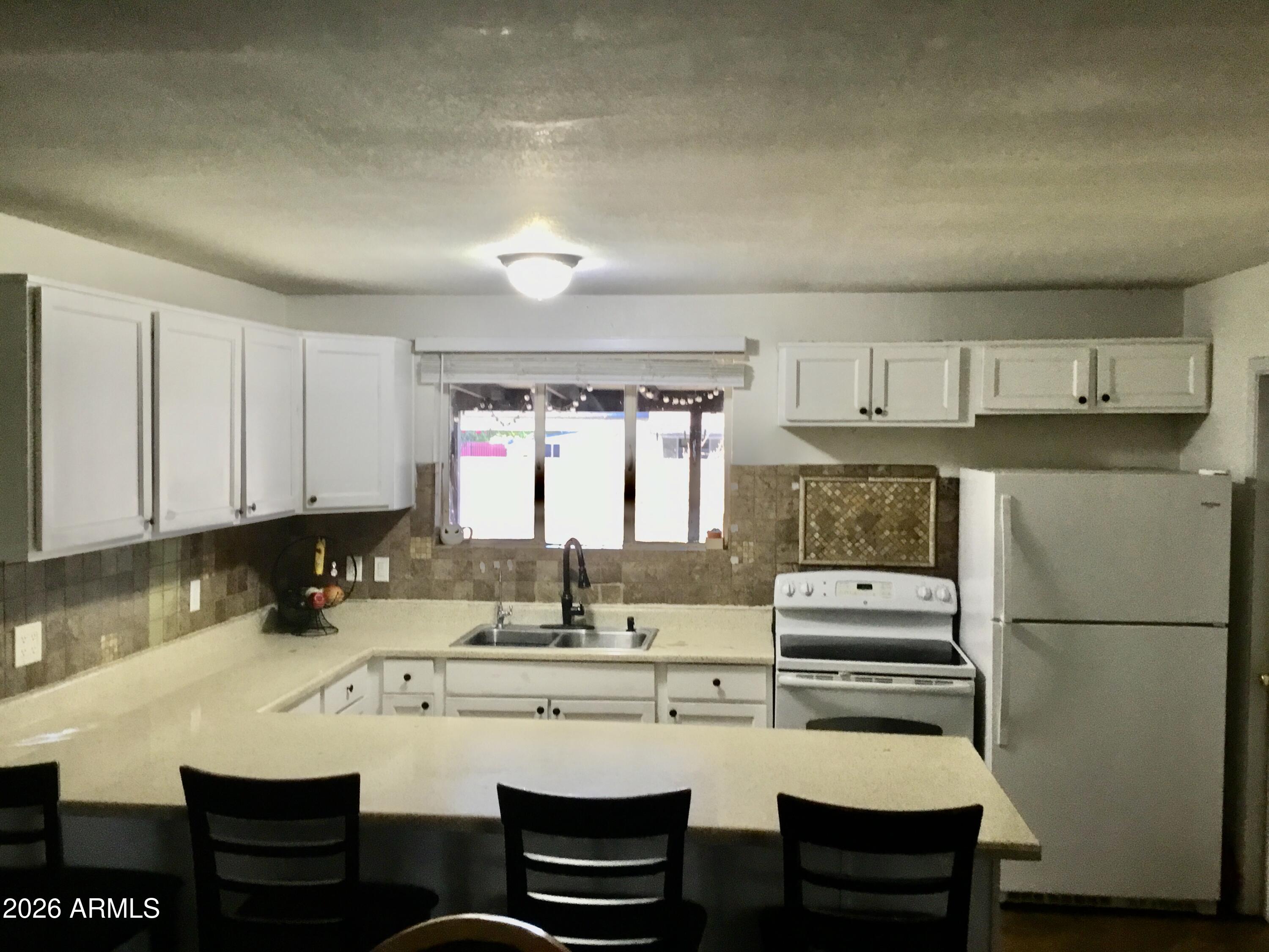 5439 West Osborn Road Phoenix, AZ 85031 - Photo 6 of 27 Kitchen