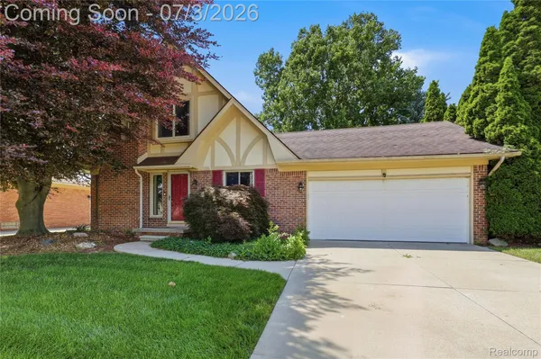 $309,900 | 19714 Rosin Drive, Clinton Township, MI 48038