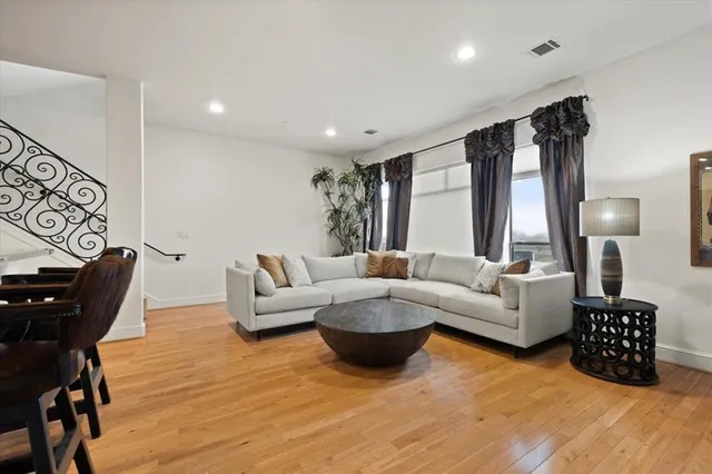 $3,400 | 416 Mills Street, Fort Worth, TX 76102