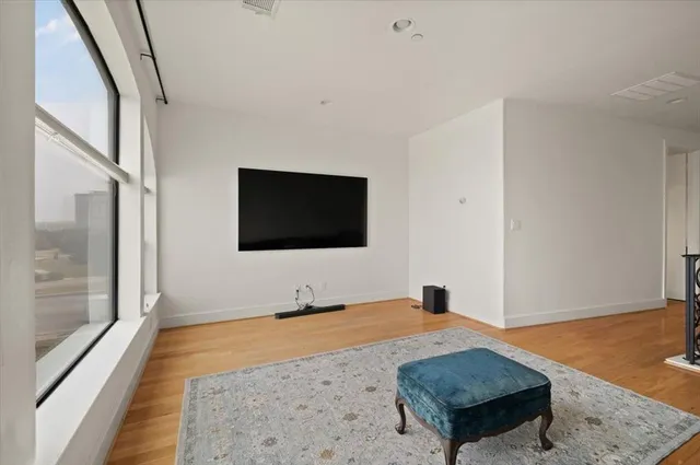 $3,400 | 416 Mills Street, Fort Worth, TX 76102