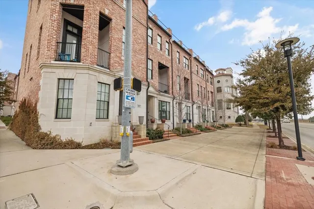 $3,400 | 416 Mills Street, Fort Worth, TX 76102