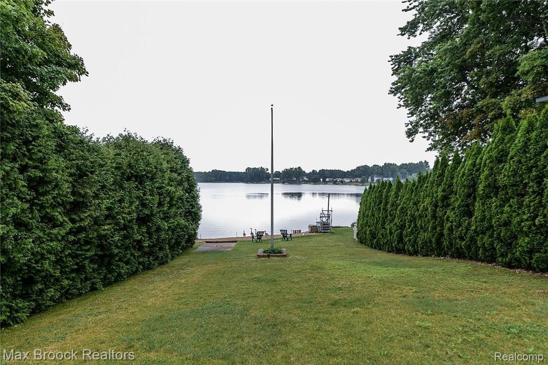 2597 Rubbins Road Howell, MI 48843 - Photo 5 of 30 aug_9743.jpg