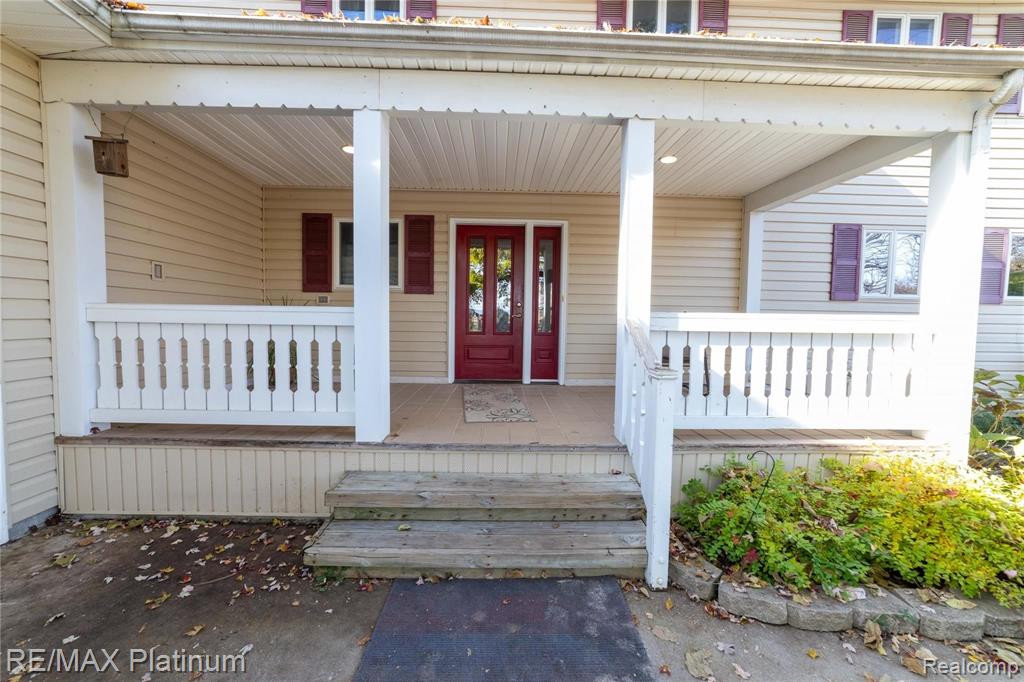 18819 Ridge Road Northville, MI 48167 - Photo 4 of 83