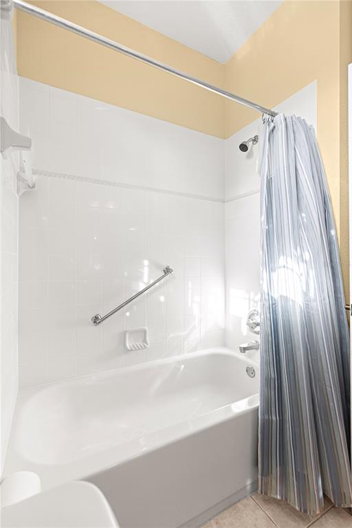 8536 Southwest 82nd Terrace Ocala, FL 34481 - Photo 27 of 47 a bathroom with a shower and a tub