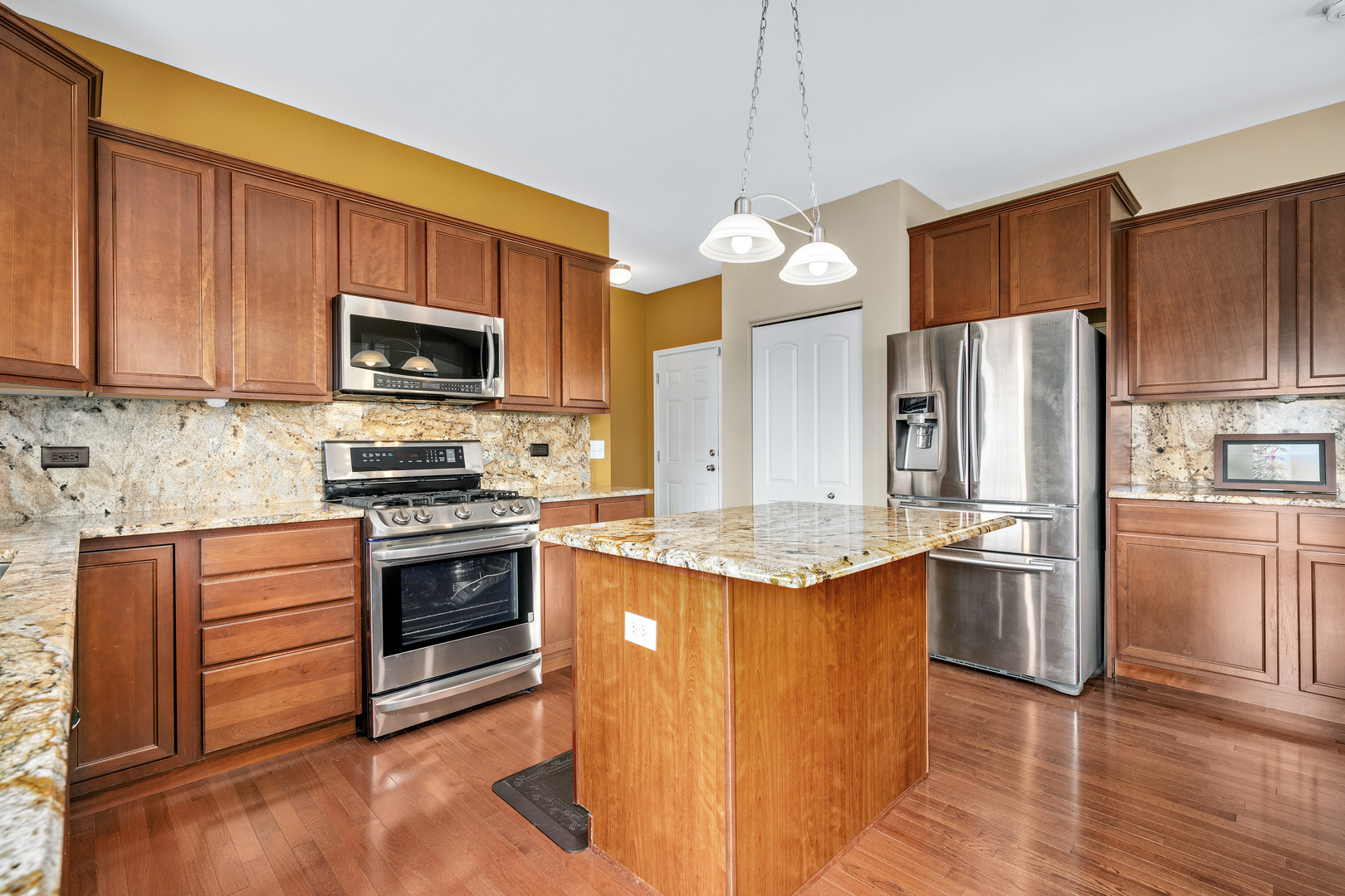 738 North Misty Ridge Drive Romeoville, IL 60446 - Photo 10 of 27 Gallery Image 10