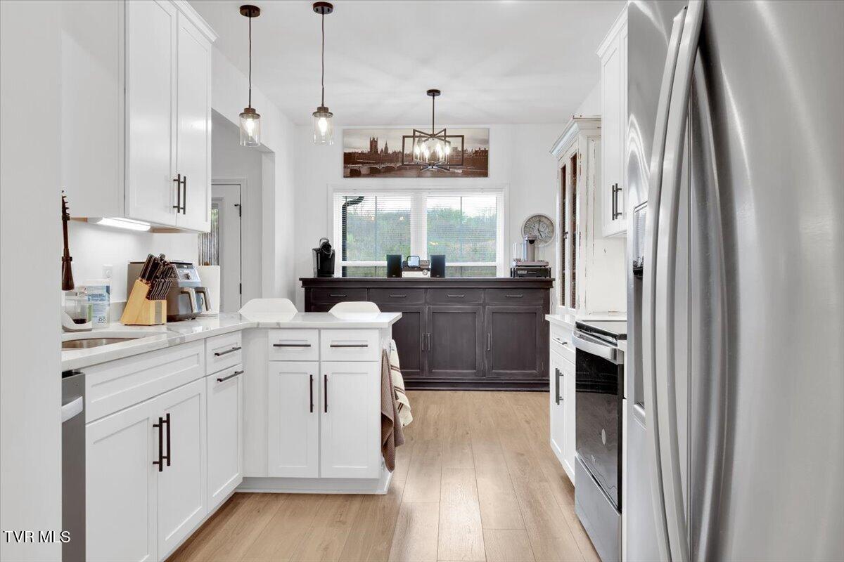868 Granby Road Kingsport, TN 37660 - Photo 13 of 54 21-Kitchen