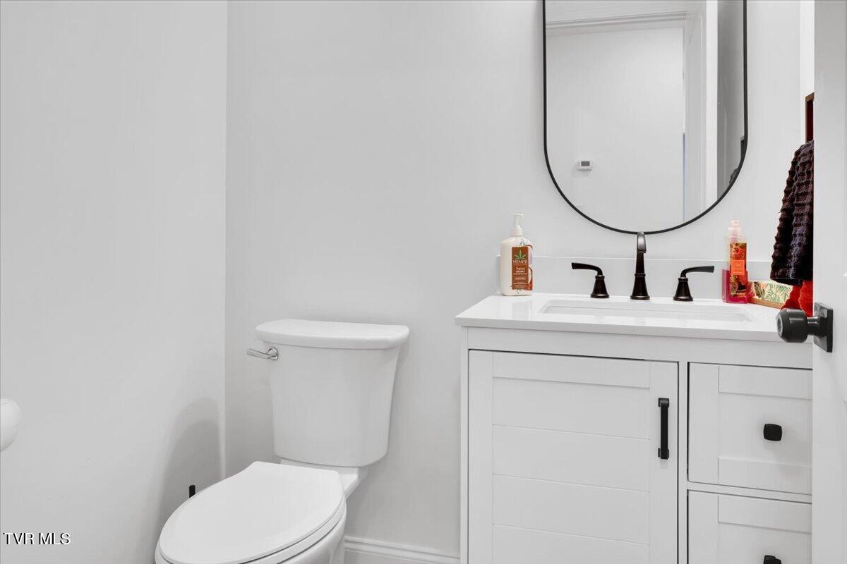868 Granby Road Kingsport, TN 37660 - Photo 23 of 54 31-Half Bath