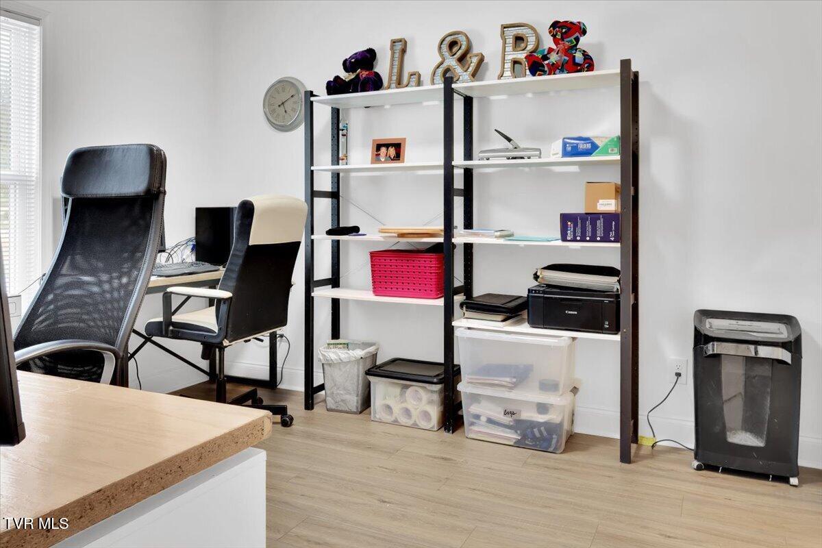 868 Granby Road Kingsport, TN 37660 - Photo 24 of 54 32-Office_Bedroom