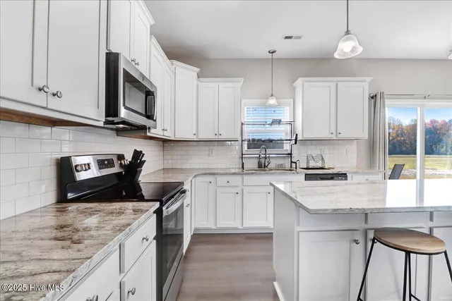 $359,900 | 117 Kenbridge Lane, Princeton, NC 27569