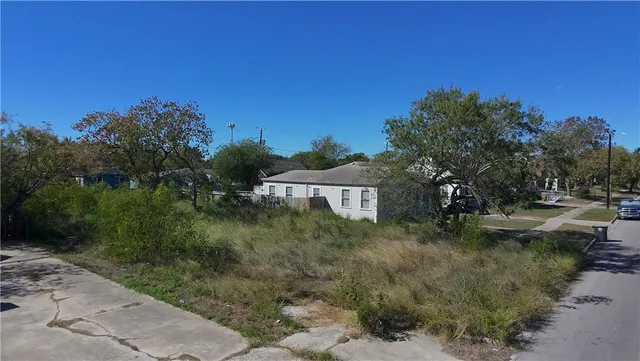 $40,000 | 3609 South Saxet Drive, Corpus Christi, TX 78408