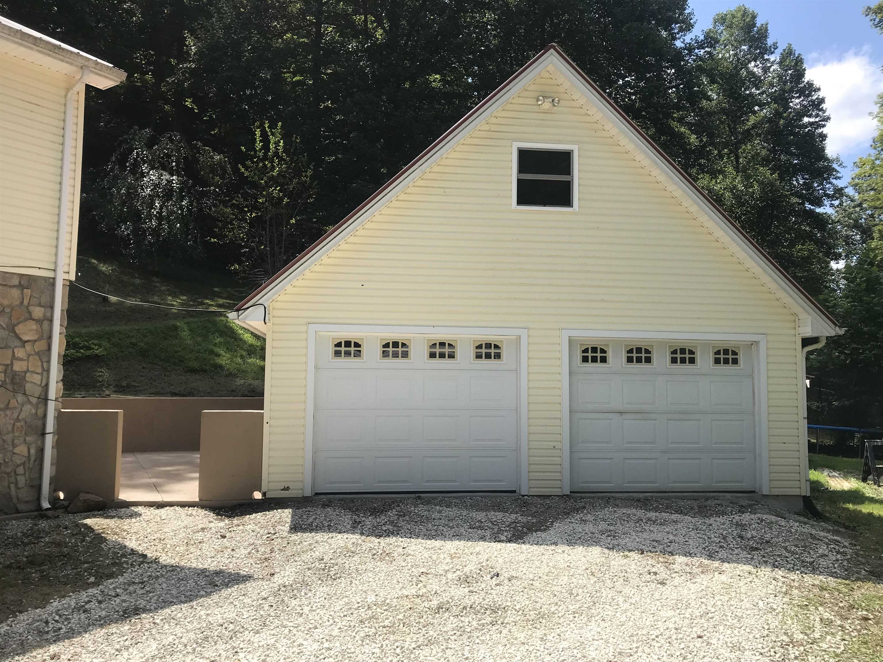 2575 Smith Branch Road Grayson, KY 41143 - Photo 4 of 38