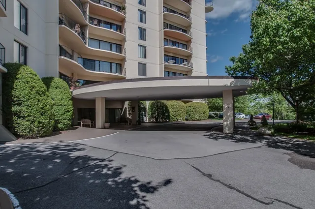 $2,600 | 6666 Brookmont Terrace, Unit 605, Nashville, TN 37205
