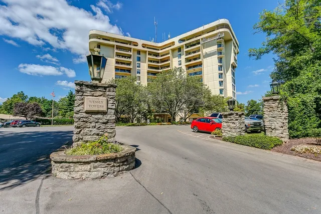 $2,600 | 6666 Brookmont Terrace, Unit 605, Nashville, TN 37205