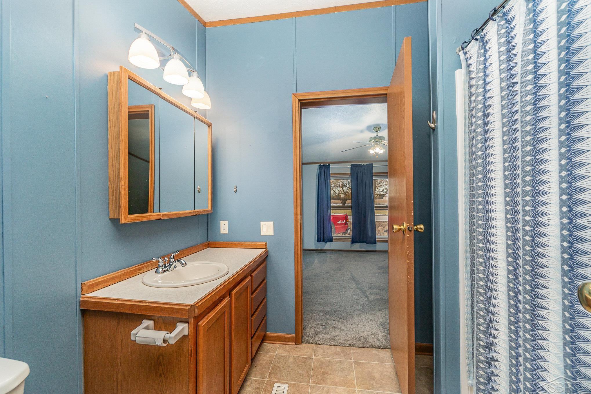 2243 Bullock Road Bay City, MI 48708 - Photo 13 of 24 50178270-C486E1C4-98CF-4A82-90E2-16EF97F87962.JPG