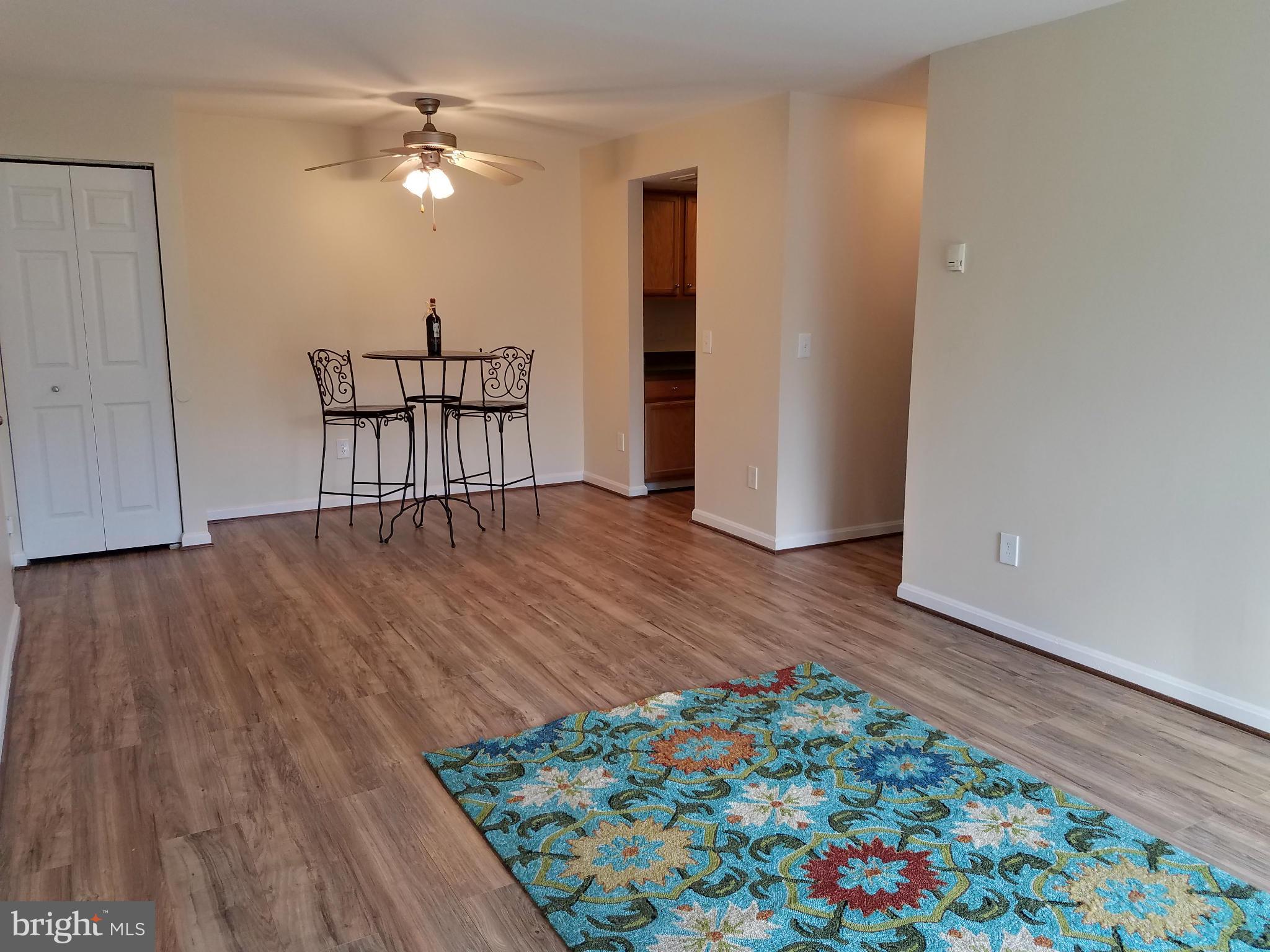 14903 Rydell Road, Unit B1 Centreville, VA 20121 - Photo 3 of 19 Living Room