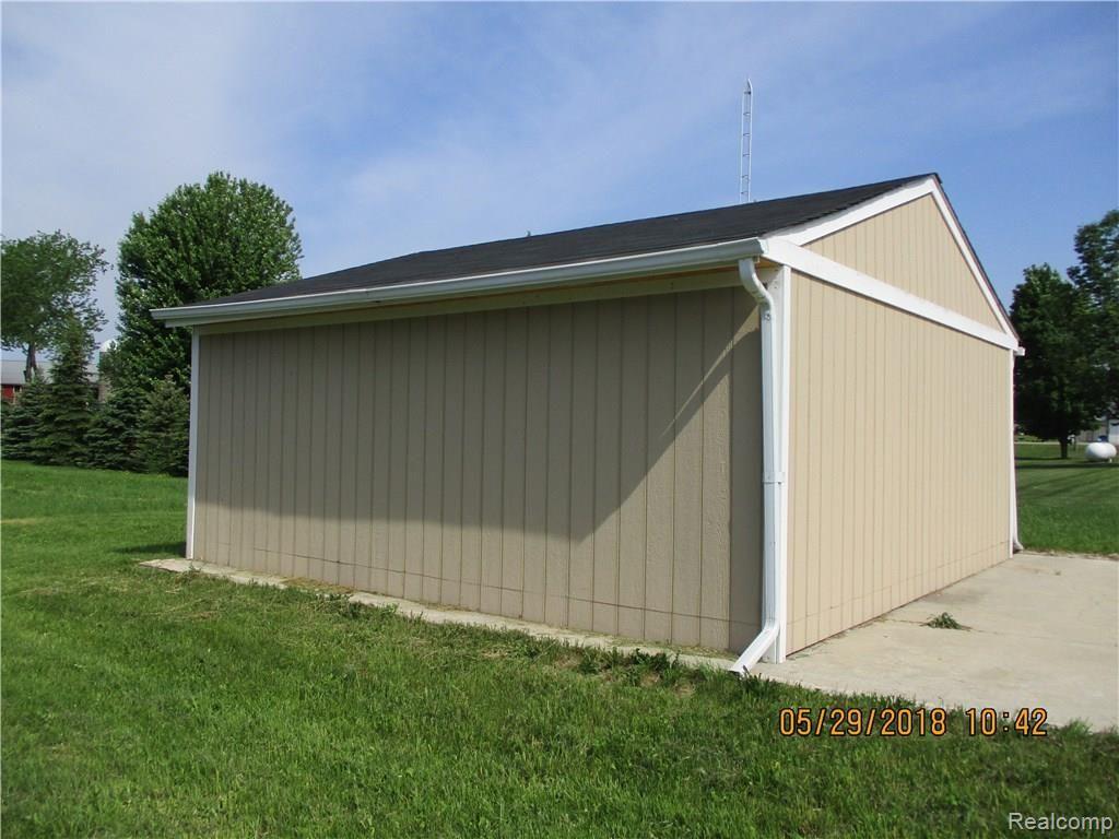 11577 South New Lothrop Road Byron, MI 48418 - Photo 8 of 23 IMG_3294.JPG