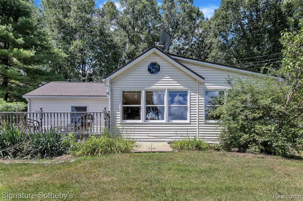 1556 Rochester Road Leonard, MI 48367 - Photo 49 of 51
