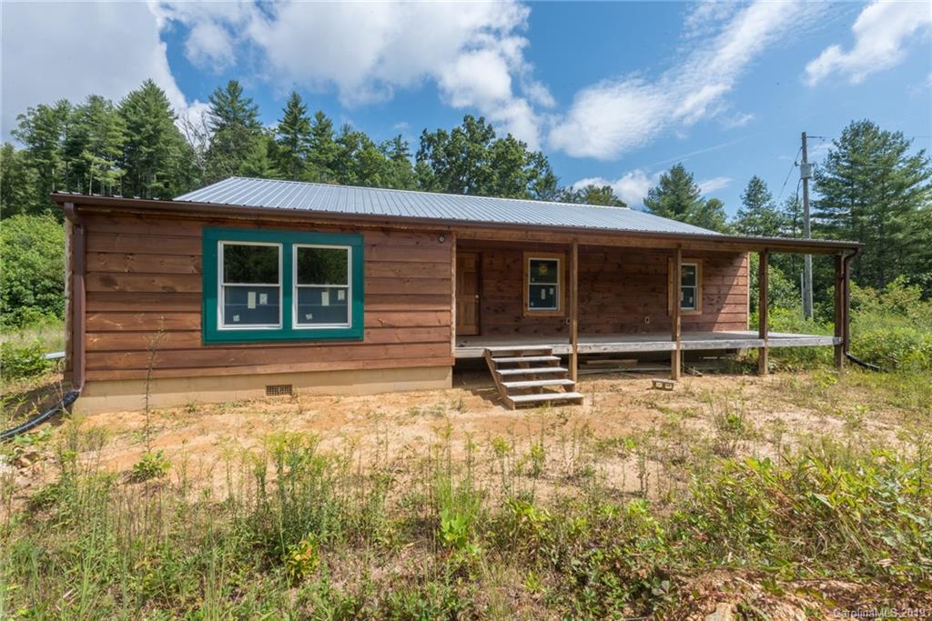 155 Wilson Road Bakersville, NC 28705 - Photo 8 of 16 Gallery Image 8