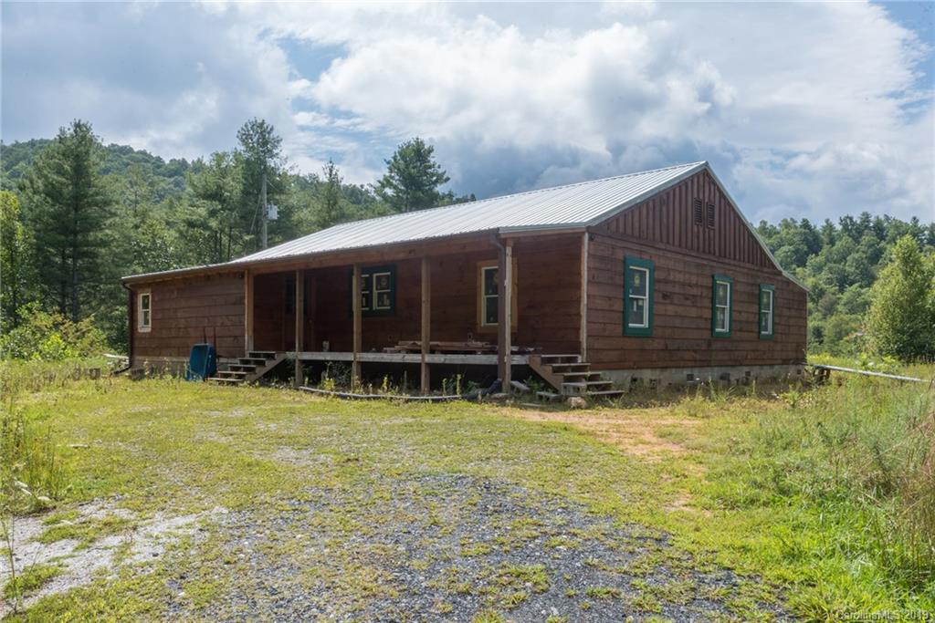 155 Wilson Road Bakersville, NC 28705 - Photo 9 of 16 Gallery Image 9