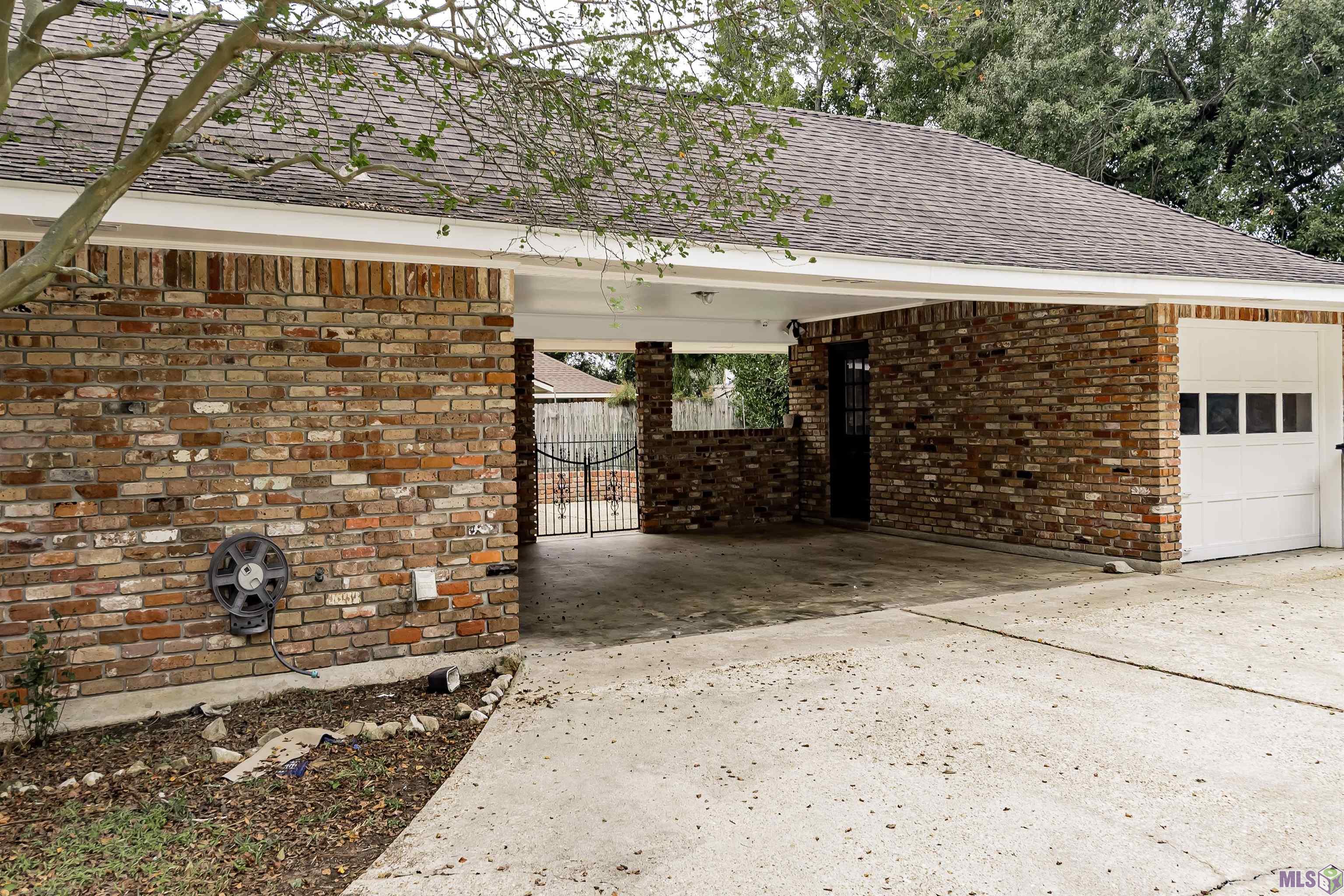 3922 Pine Park Drive Baton Rouge, LA 70809 - Photo 5 of 36