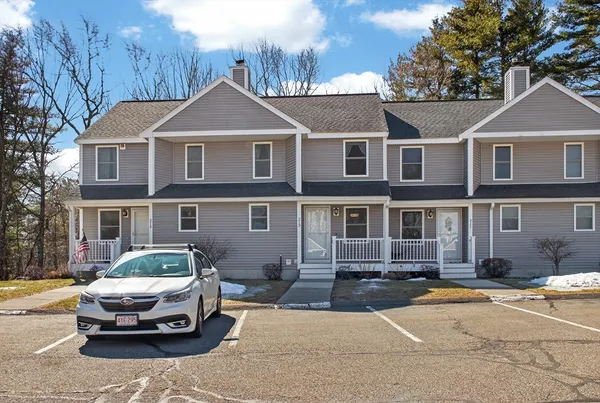 $2,400 | 213 Bayberry Hill Lane, Unit 213, Leominster, MA 01453