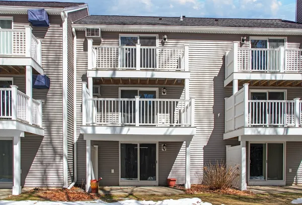 $2,400 | 213 Bayberry Hill Lane, Unit 213, Leominster, MA 01453