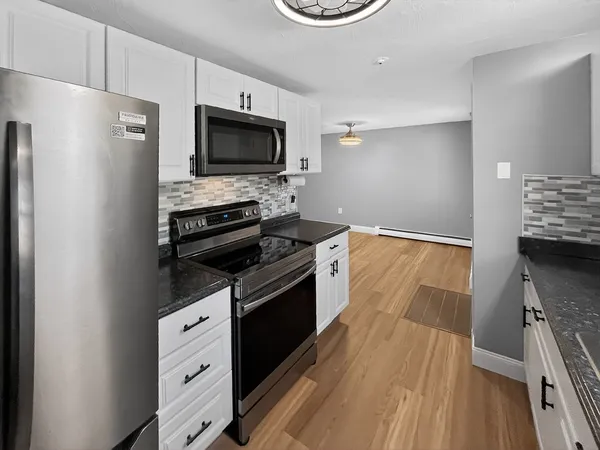 $2,400 | 213 Bayberry Hill Lane, Unit 213, Leominster, MA 01453