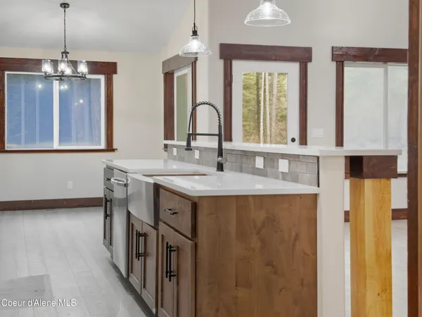$799,000 | 5382 Van Buren Street, Spirit Lake, ID 83869