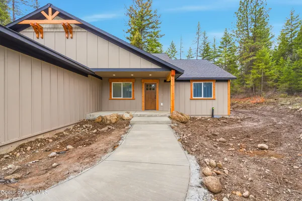 $799,000 | 5382 Van Buren Street, Spirit Lake, ID 83869