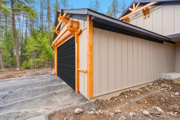 $799,000 | 5382 Van Buren Street, Spirit Lake, ID 83869