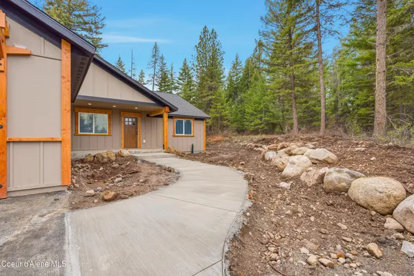 $799,000 | 5382 Van Buren Street, Spirit Lake, ID 83869