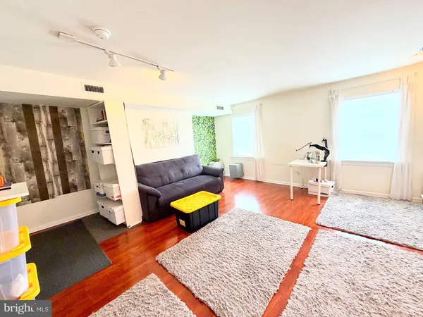 $2,350 | 1209 Locust Street, Unit 3F, Philadelphia, PA 19107