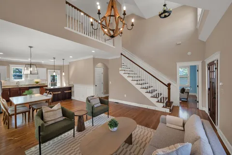 $725,000 | 1016 Carolyn Avenue, Nashville, TN 37216