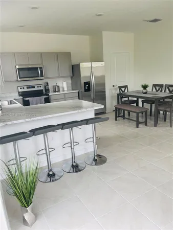 $2,550 | 916 Southeast 19th Street, Unit 916, Homestead, FL 33034