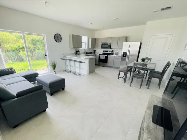 $2,550 | 916 Southeast 19th Street, Unit 916, Homestead, FL 33034