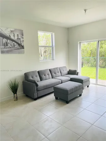$2,550 | 916 Southeast 19th Street, Unit 916, Homestead, FL 33034