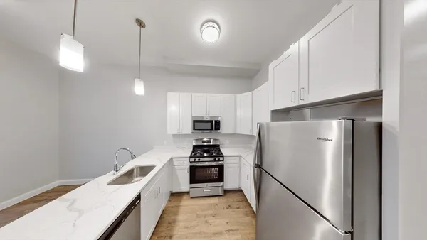 $3,895 | 334-336 Warren Street, Unit 1, Boston, MA 02119