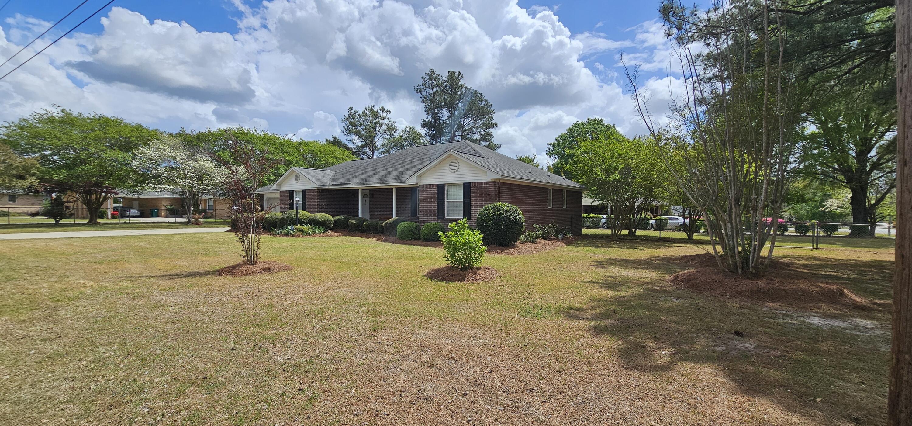 416 Briarcliff Street Manning, SC 29102 - Photo 3 of 50