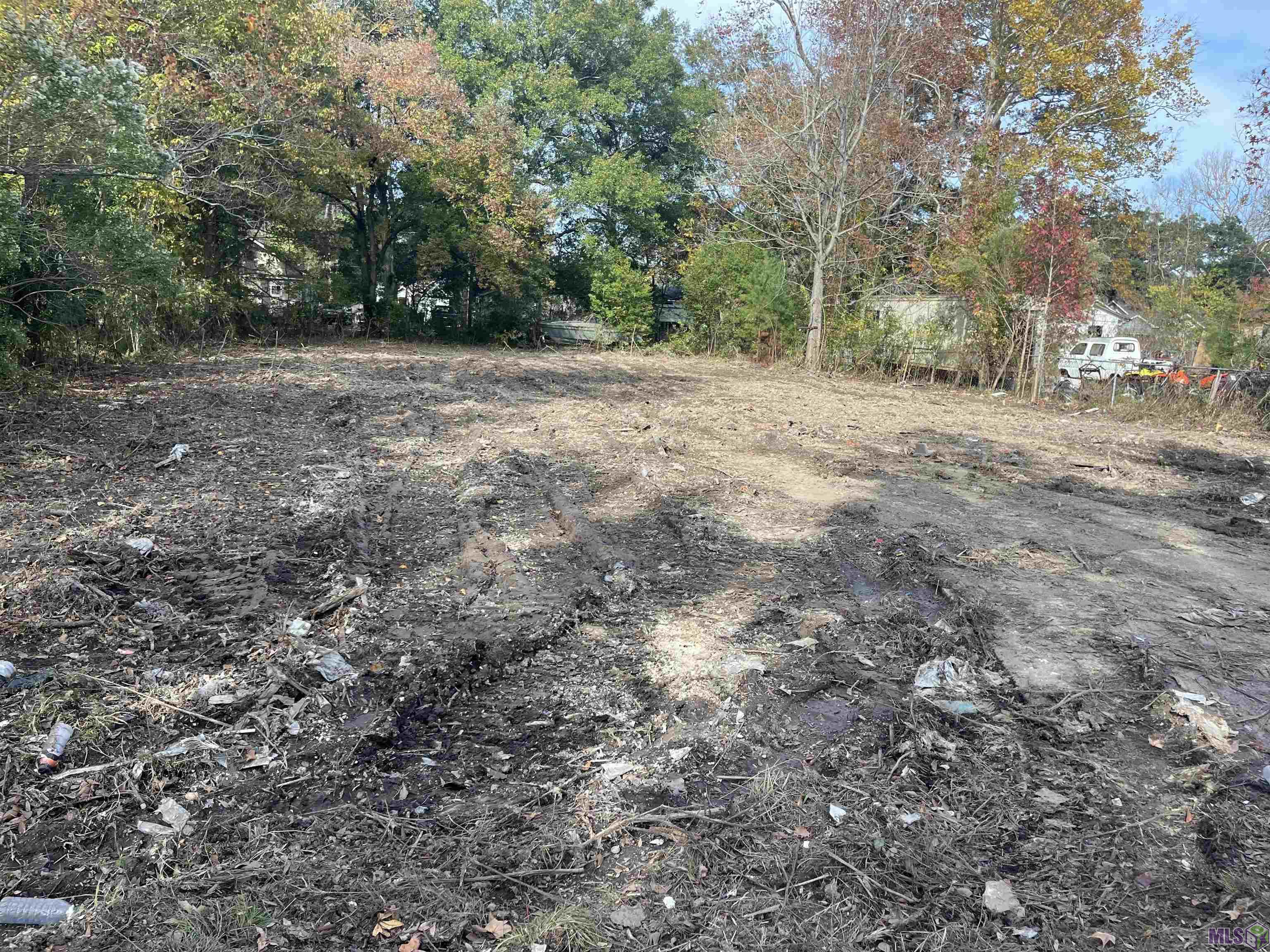 4641 Clayton Drive Baton Rouge, LA 70805 - Photo 3 of 5