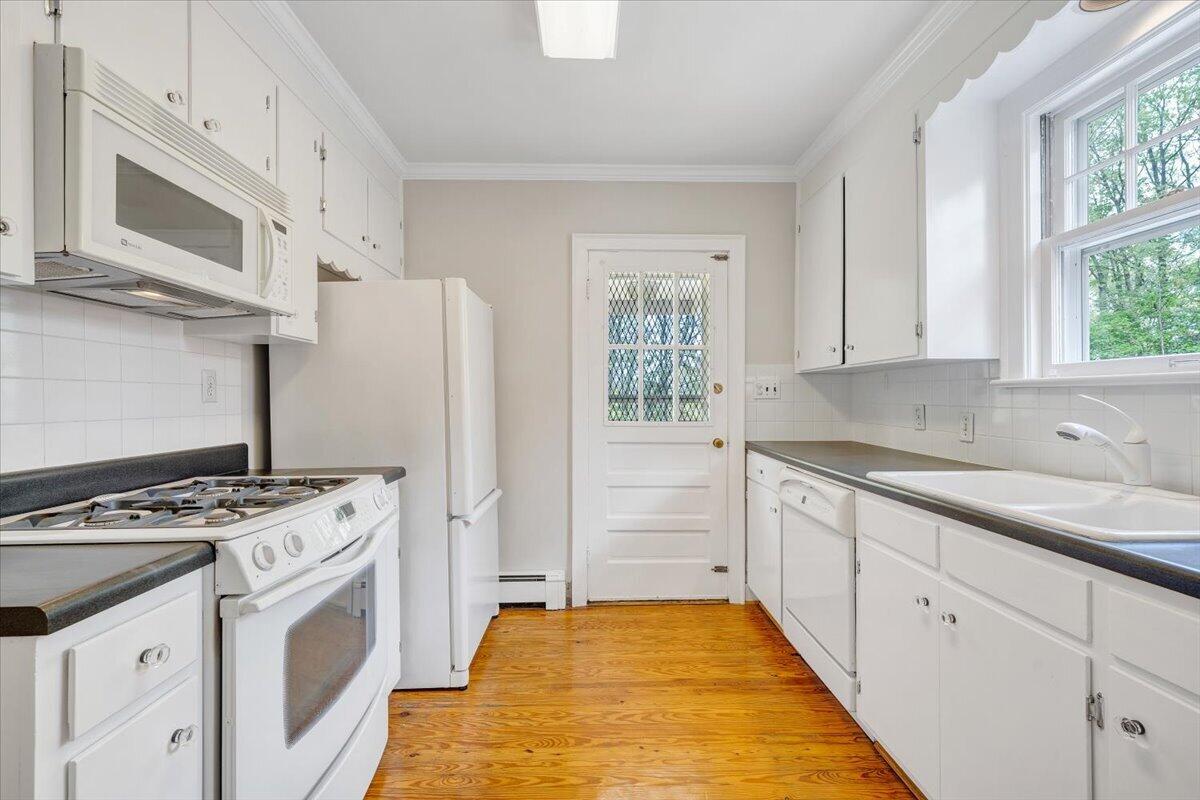 2469 Tillett Road Southwest Roanoke, VA 24015 - Photo 14 of 42 14-MIB01323