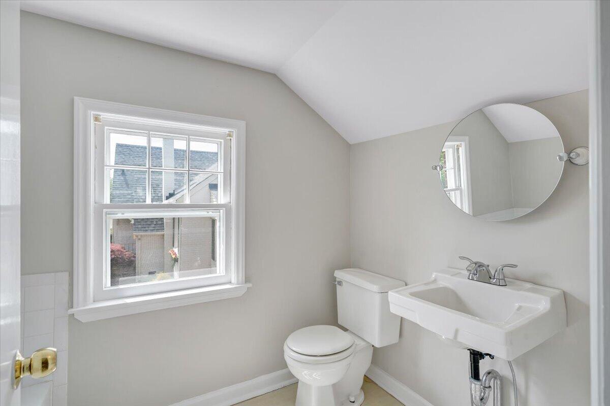 2469 Tillett Road Southwest Roanoke, VA 24015 - Photo 28 of 42 28-MIB01371