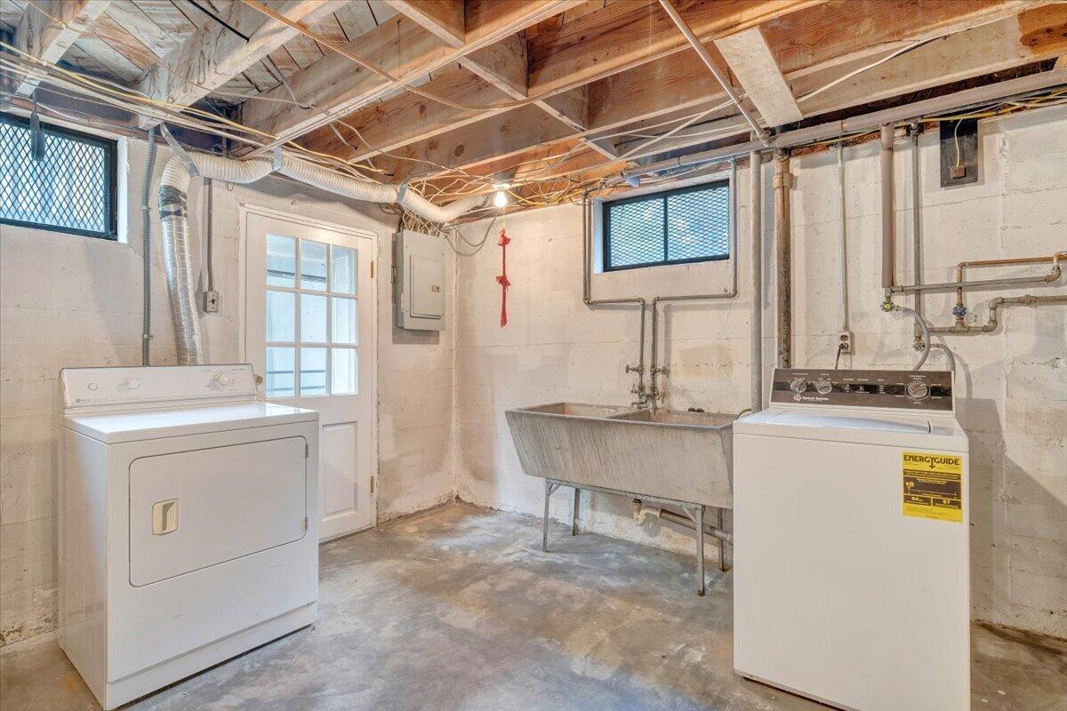 2469 Tillett Road Southwest Roanoke, VA 24015 - Photo 31 of 42 31-MIB01356