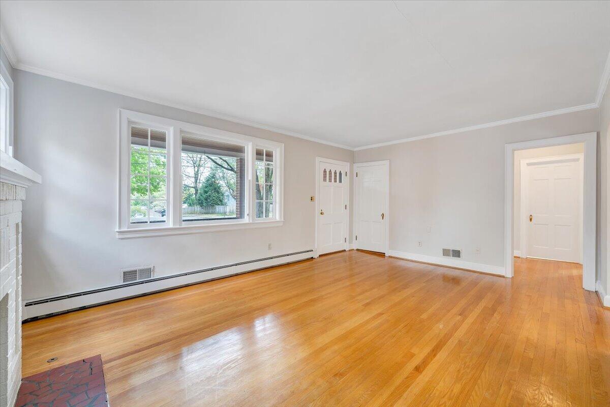 2469 Tillett Road Southwest Roanoke, VA 24015 - Photo 7 of 42 07-MIB01341