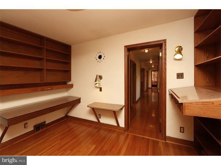 652 Broad Acres Road Narberth, PA 19072 - Photo 13 of 24 Library